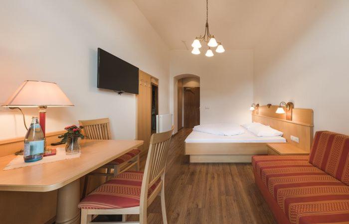 Hotel Angelica Мерано Екстер'єр фото